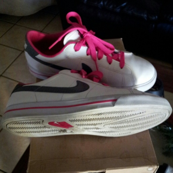 NIKE SWEET CLASSIC