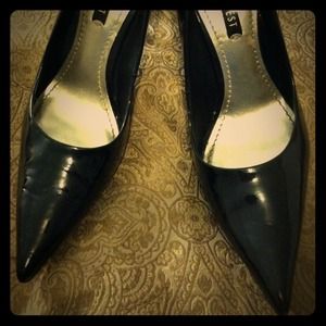 BUNDLE: 4 pair of shoes & hold purse