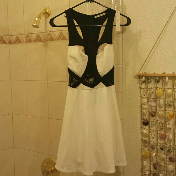 HOST PICK 9/10 Lace Inset Skater Dress - Picture 3 of 4