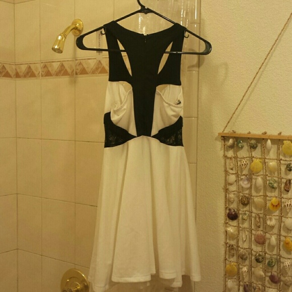 HOST PICK 9/10 Lace Inset Skater Dress - Picture 4 of 4