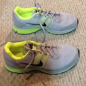 6 Youth Nike Air Pegasus running shoe never worn.
