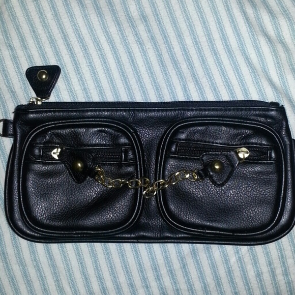 Black clutch