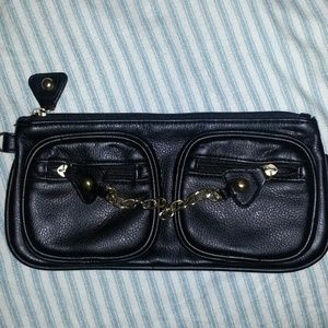 Black clutch