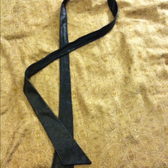 TRADED  leather tie belt