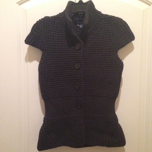 Super cute and comfy knit vest - Picture 2 of 4