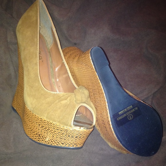 😍👠 LOOKS GREAT FOR ANY OCCASION‼️ - Picture 2 of 2