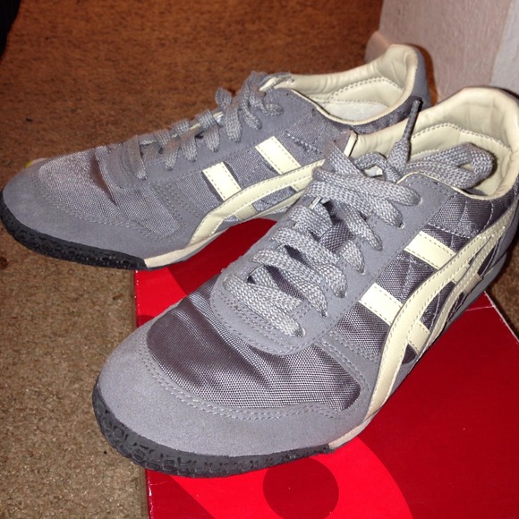 Onitsuka Tiger Ultimate 81 shoes