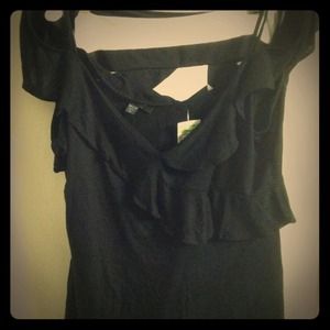 Blk off shoulder blouse,two straps on each side.