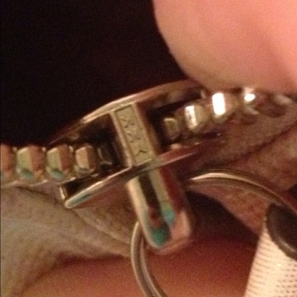 How to identify an authentic coach bag - Picture 3 of 4