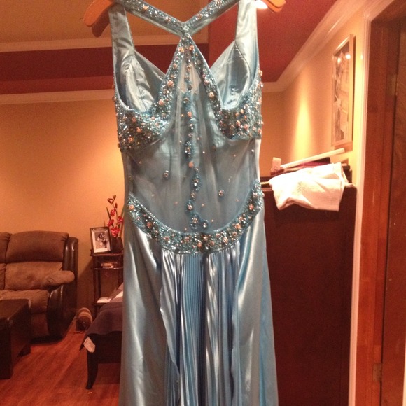 Long light blue silk dress. - Picture 2 of 3