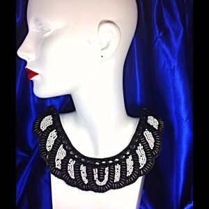 Black/White Seed and Wooden Beads collar Necklace