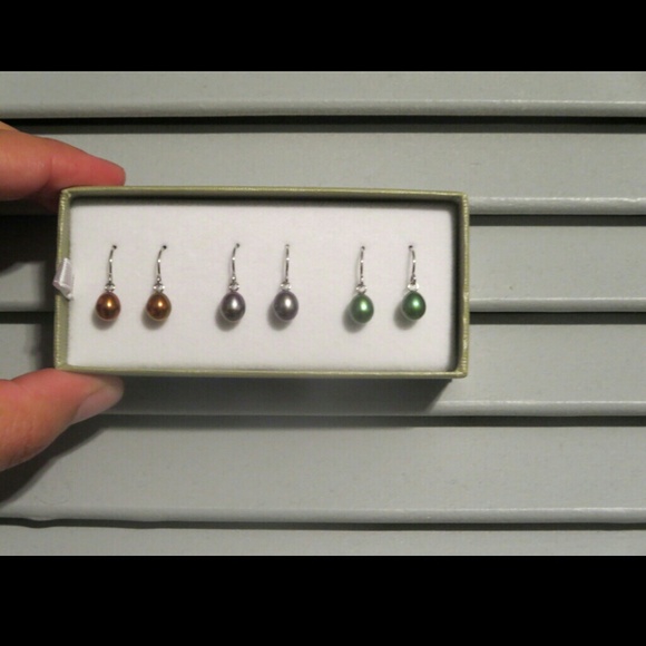 Honora Pearl Earrings - Picture 2 of 2