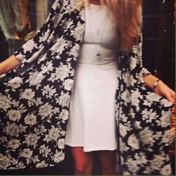 ❌Traded❌Brandy Melville Alexis Kimono