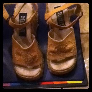 Mudd Sandals. Just bought the wrong size.