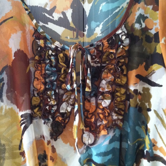 Patterned top - Picture 2 of 3