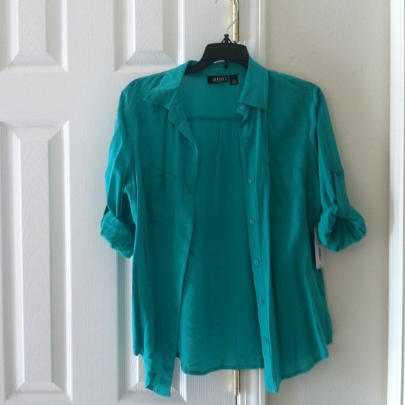 Buttoned down top - Picture 1 of 2