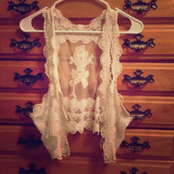 ✋HOLD Cream Lace Vest