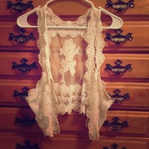 ✋HOLD Cream Lace Vest