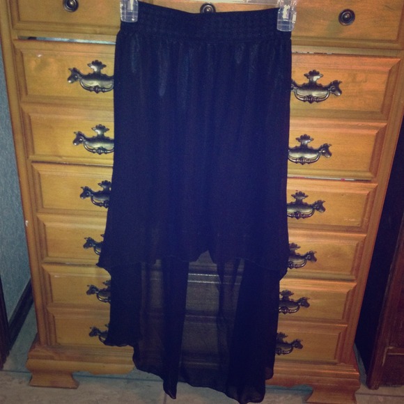 🚫🚫SOLD IN BUNDLE🚫🚫Black Sheer Hi Low Skirt
