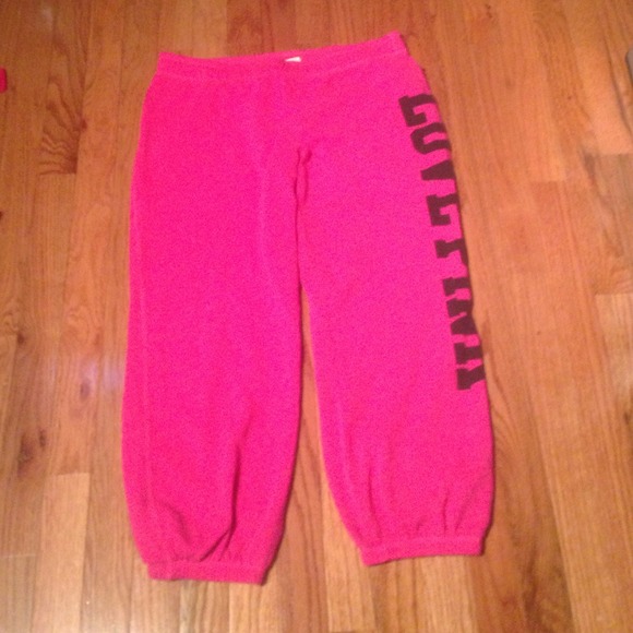 ♦️SOLD ♦️Victoria secret Capri sweats