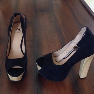 Shoedazzle bundle. Patty. Black. Sz 7 pink wedges