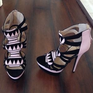 Shoedazzle Sally. Sz 7. Never worn.