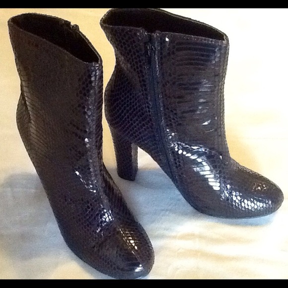 VERY VOLATILE ANKLE BOOTS BRAND NEW IN BOX... - Picture 2 of 2