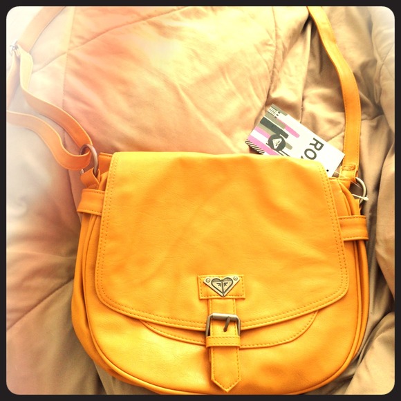💢SOLD💢Roxy purse