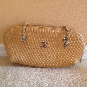 Chanel purse price reduced❗️