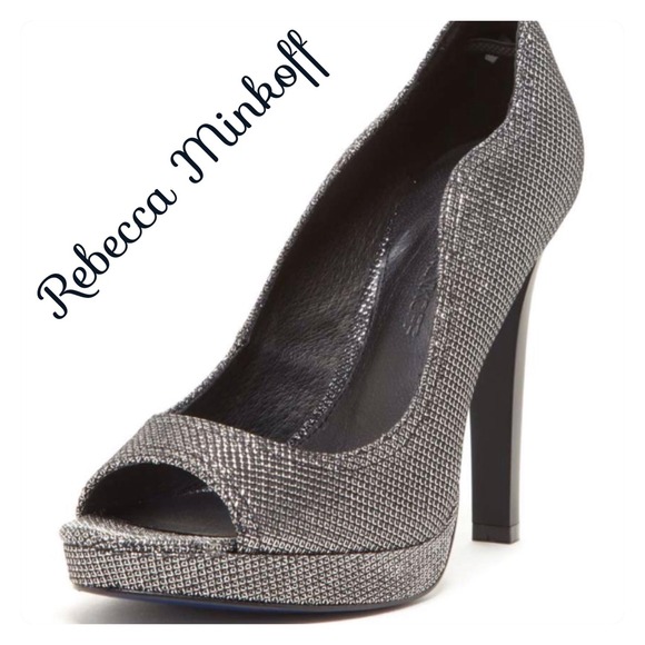 Rebecca Minkoff Shoes - ⭐️FINAL PRICE ⭐️Rebecca Minkoff PeepToe pumps💕