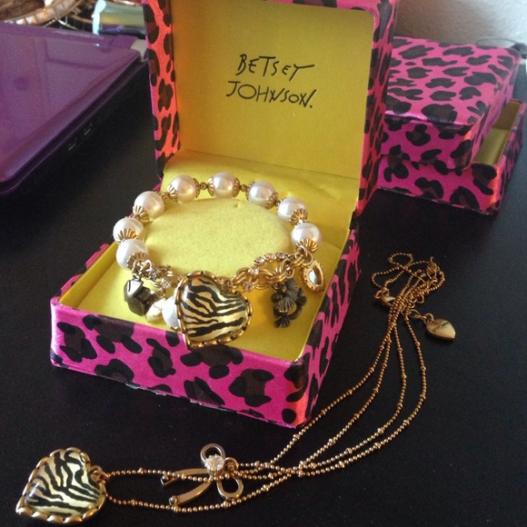 Betsey Johnson 🚫SOLD🚫