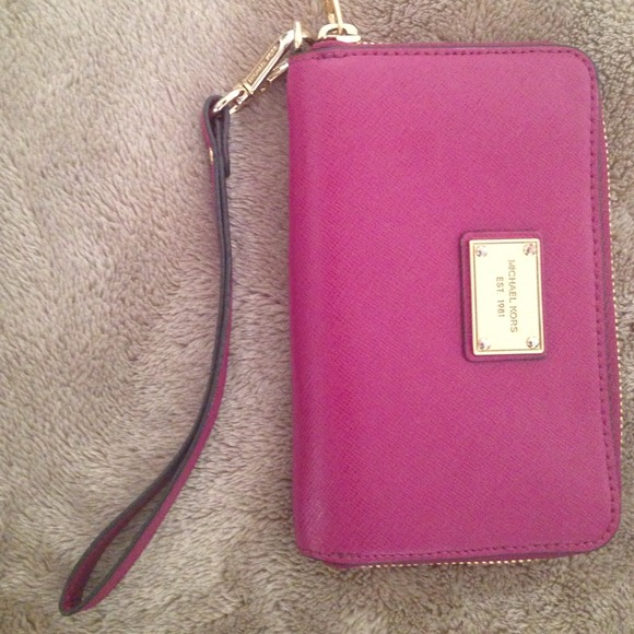 Michael kors wallet!
