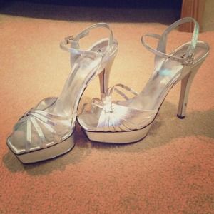 BAKERS Silver heels