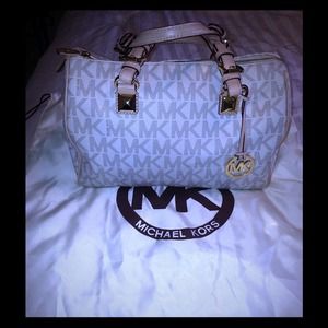 Michael Kors Grayson Satchel (vanilla)