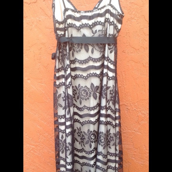 Black  Lace Party Dress w/Nude Lining NWOT - Picture 3 of 3