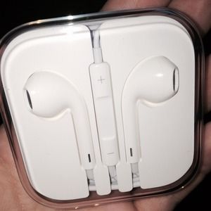 iPhone 5 headphones