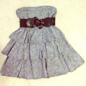 🍒Gray ruffled/layered dress with belt🍒