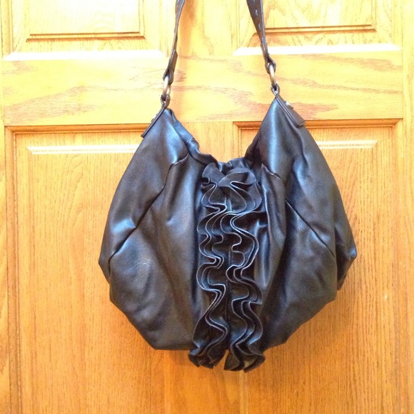 Vera wang/ simply Vera black handbag. Ruffle.