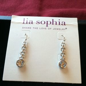 Cut crystals, pierced earrings.