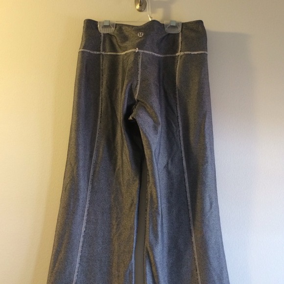 ❤️sold❤️Lululemon size 2 reversible pants - Picture 3 of 3