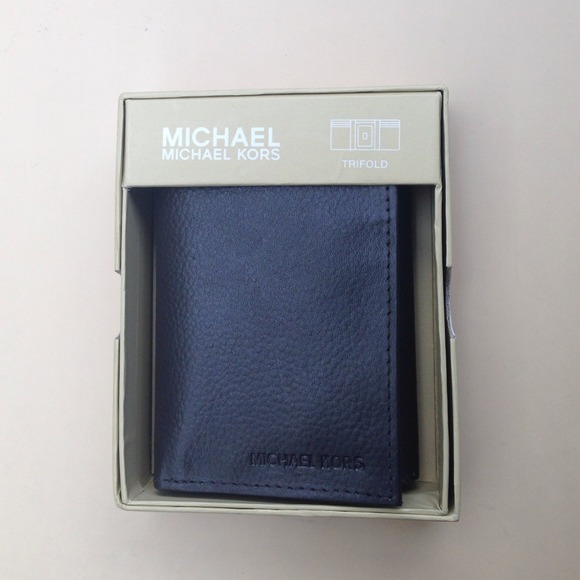 ❌SOLD❌Michael Kors men's trifold wallet