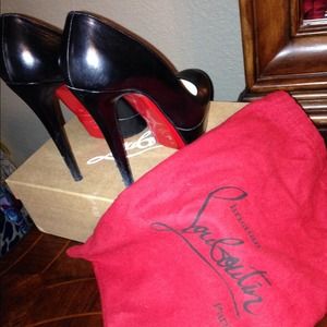 $600 - Black Leather Bianca Christian Louboutins