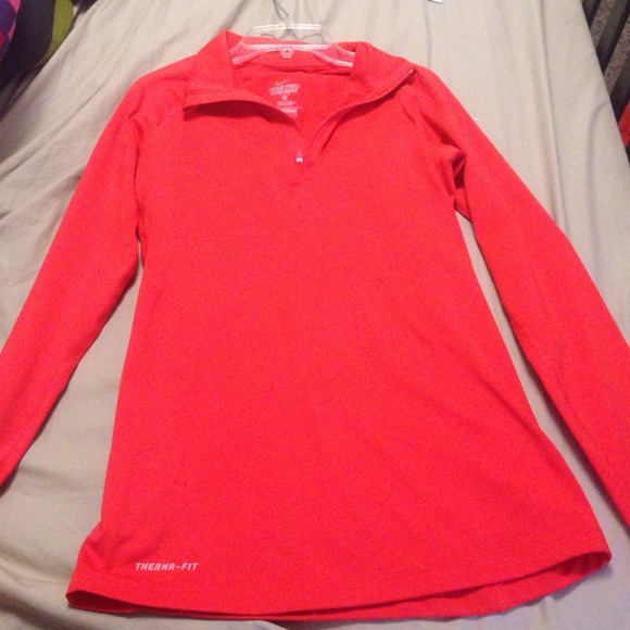 Nike thermal fit hoody.