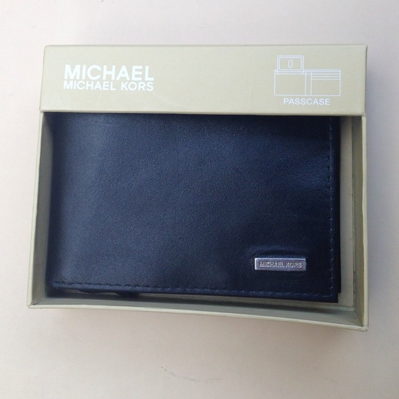 ❌SOLD❌Michael Kors wallet