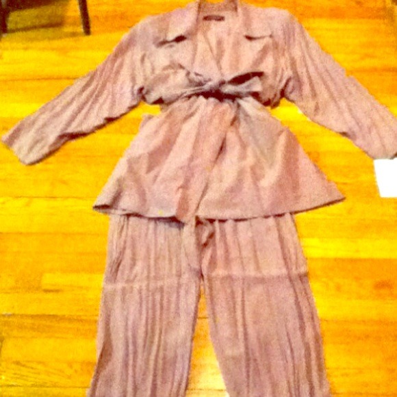 ✂️$240 OFF RETAIL✂️L BATES 2 Piece Suit
