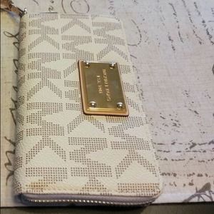Michael Kors wristlet