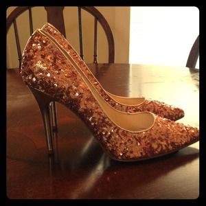 Lowered price! Rose gold sequined pumps