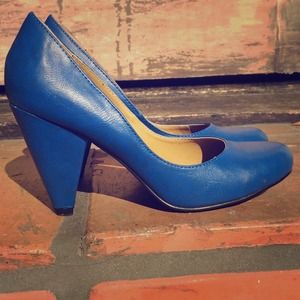 Kimchi Blue - Blue Cone Heel Pumps; Size 7