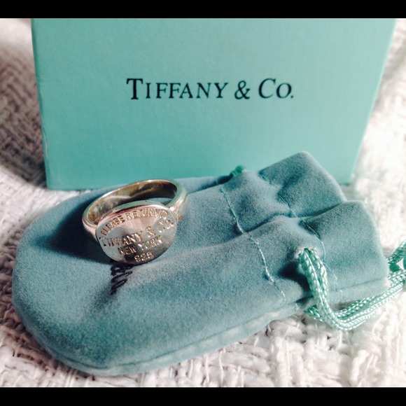 Tiffany inspired .925 ring. Size 9