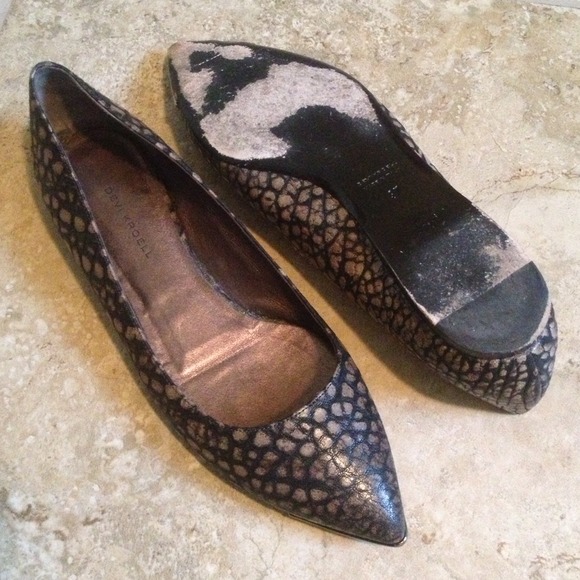 πGiftedπDevi Kroell Embossed Leather Flats - Picture 4 of 4